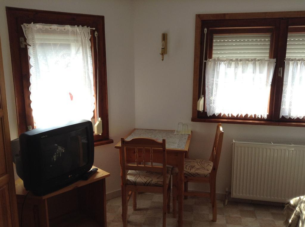 Vanda Guest House ارباناسي الغرفة الصورة